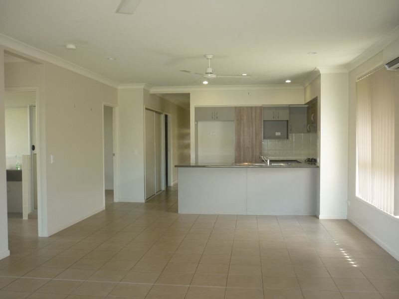 18 Whitsunday Drive, Pacific Paradise QLD 4564