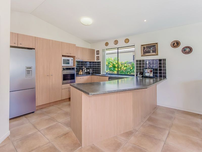 8 Estuary Court, Twin Waters QLD 4564