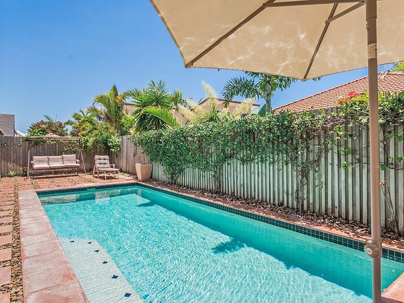 8 Estuary Court, Twin Waters QLD 4564