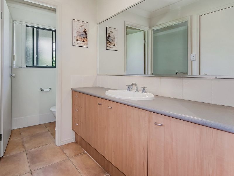 8 Estuary Court, Twin Waters QLD 4564