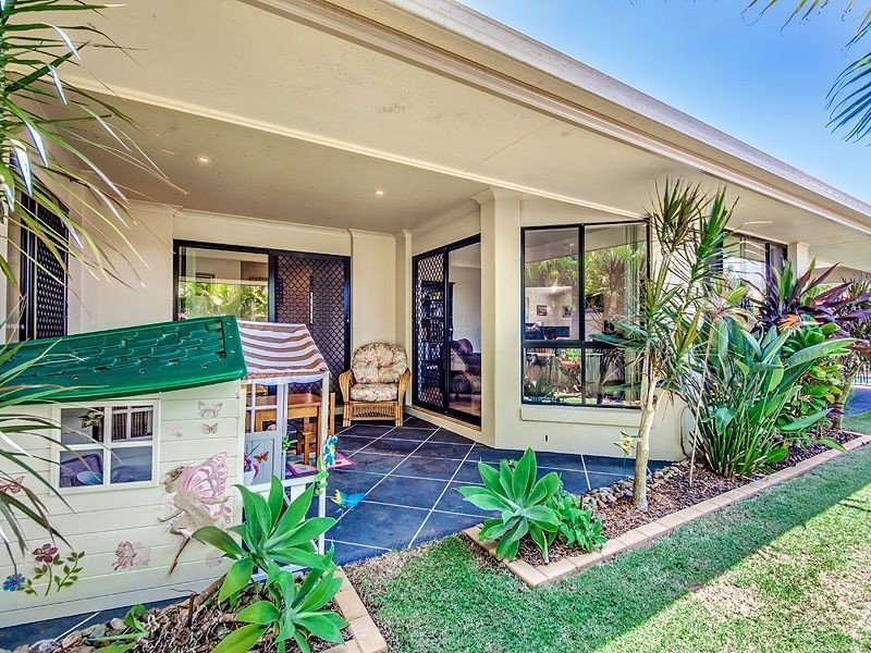 8 Estuary Court, Twin Waters QLD 4564