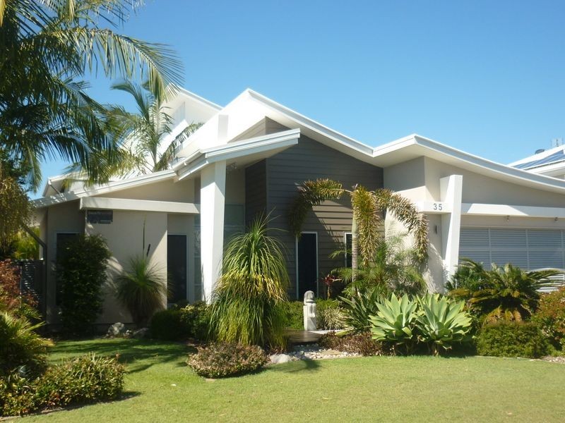 35 Moorings Circuit, Twin Waters QLD 4564