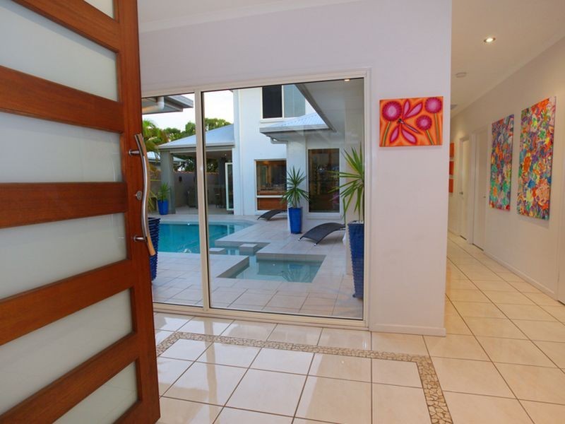 2 River Edge Court, Twin Waters QLD 4564