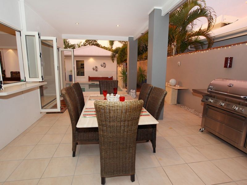 2 River Edge Court, Twin Waters QLD 4564