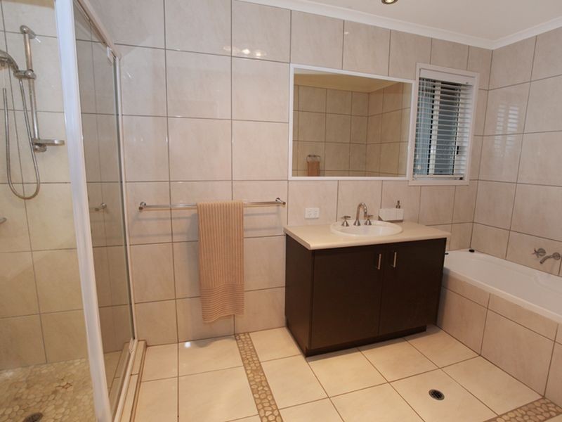 2 River Edge Court, Twin Waters QLD 4564