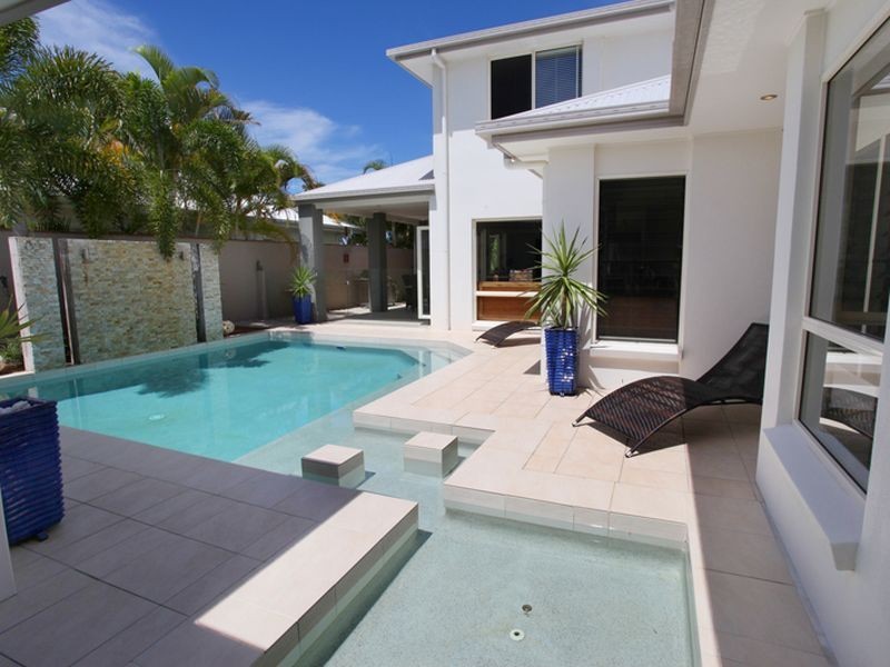 2 River Edge Court, Twin Waters QLD 4564