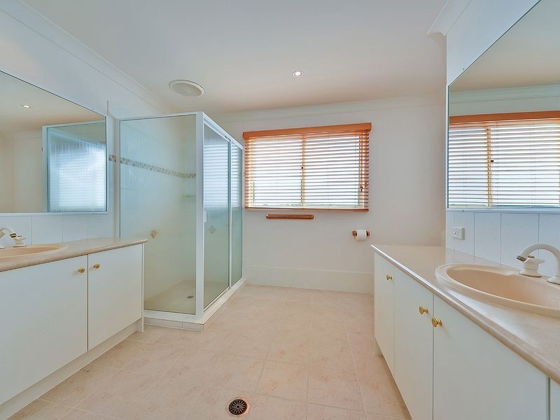 7 Carnoustie Court, Twin Waters QLD 4564