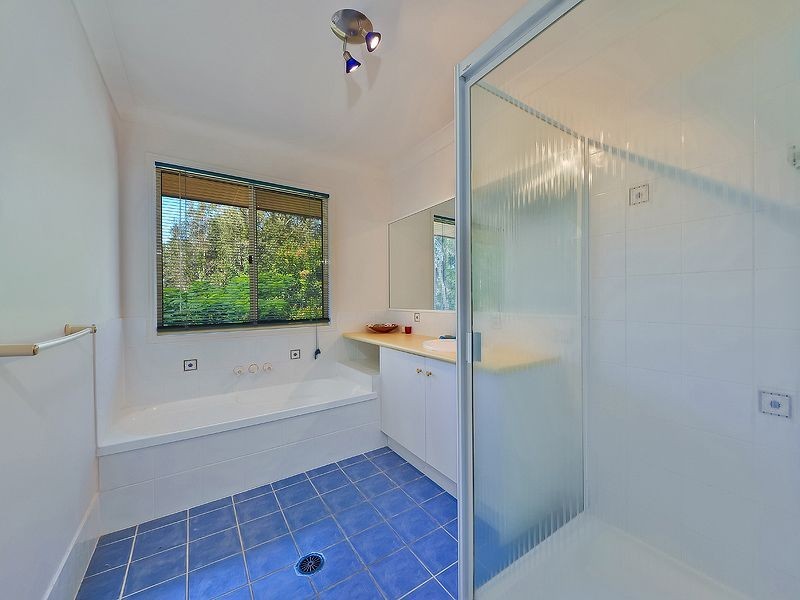 7 Carnoustie Court, Twin Waters QLD 4564