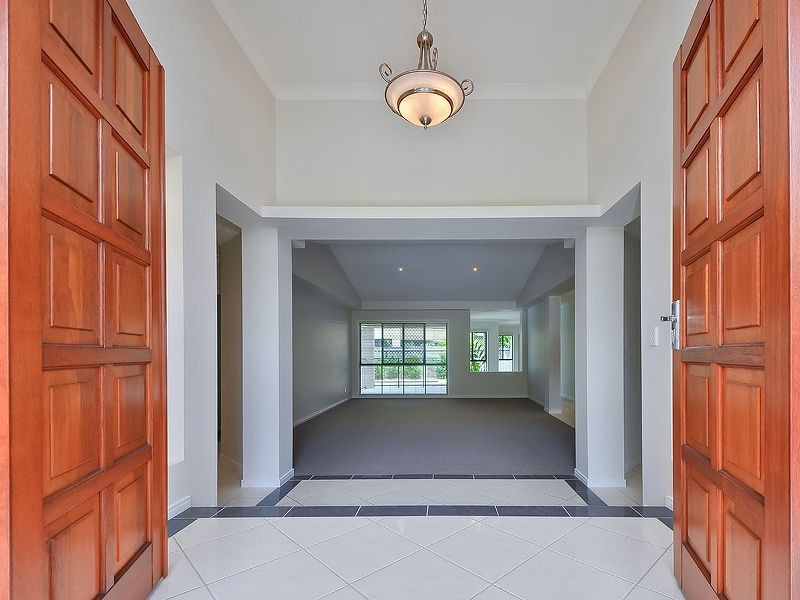 5 Veerings Crescent, Twin Waters QLD 4564