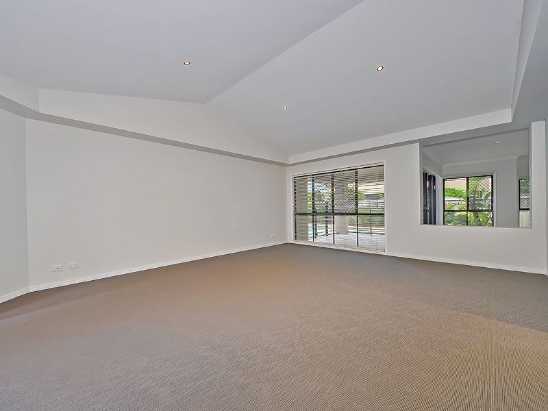 5 Veerings Crescent, Twin Waters QLD 4564