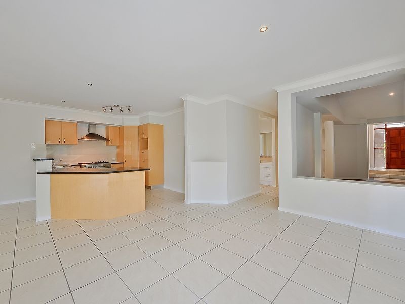 5 Veerings Crescent, Twin Waters QLD 4564