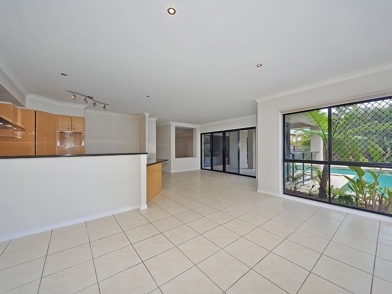 5 Veerings Crescent, Twin Waters QLD 4564