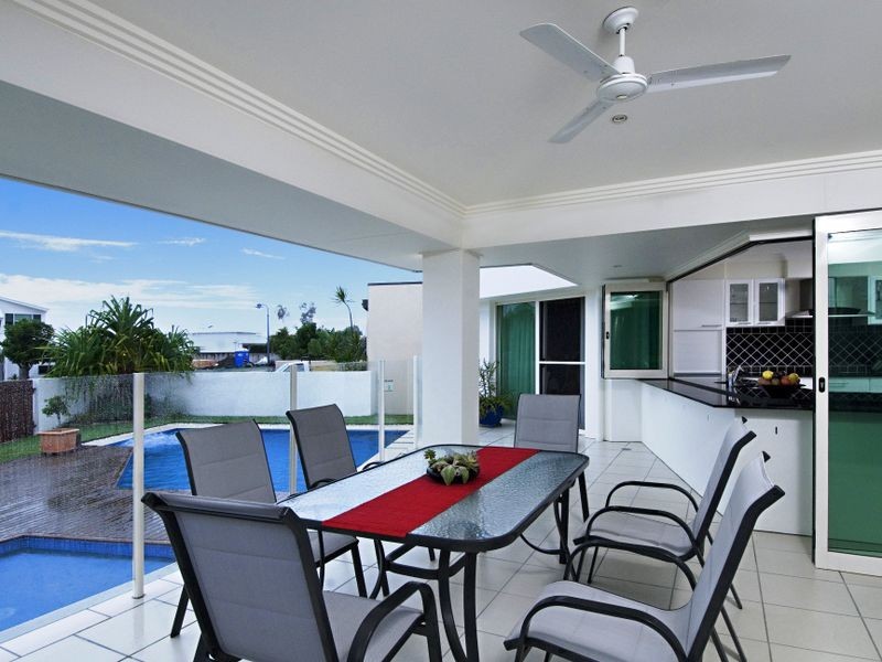1 Parsons Bank Drive, Twin Waters QLD 4564