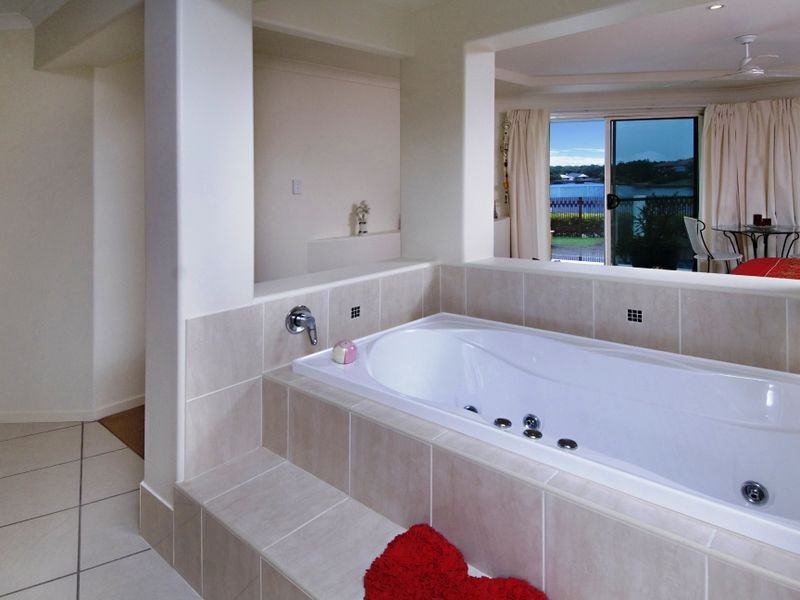 1 Parsons Bank Drive, Twin Waters QLD 4564