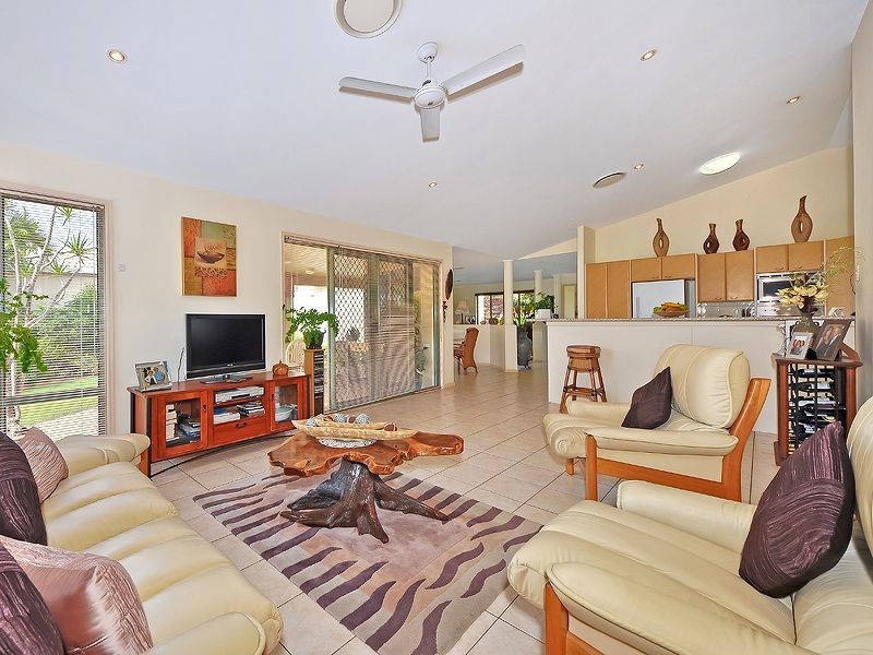 7 Watergum Place, Twin Waters QLD 4564