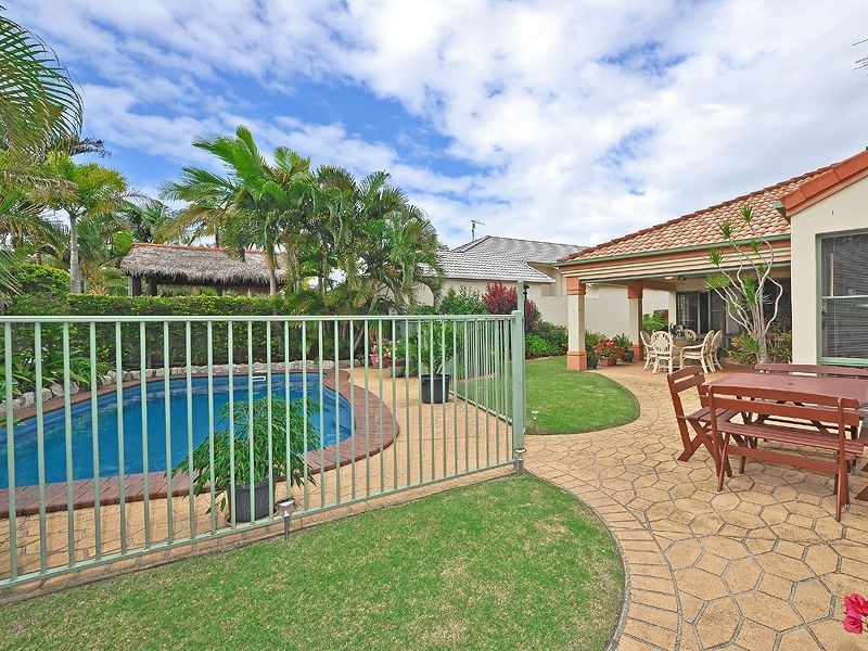 7 Watergum Place, Twin Waters QLD 4564