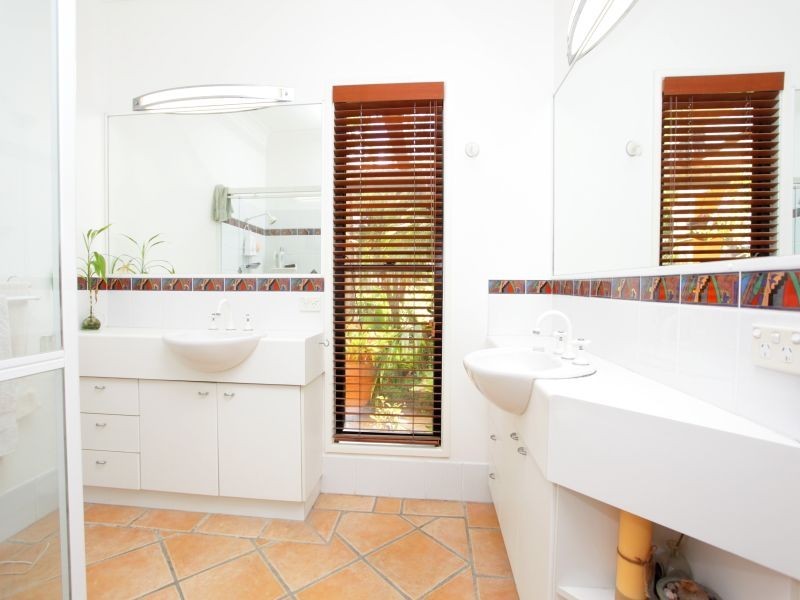 4 Watergum Place, Twin Waters QLD 4564