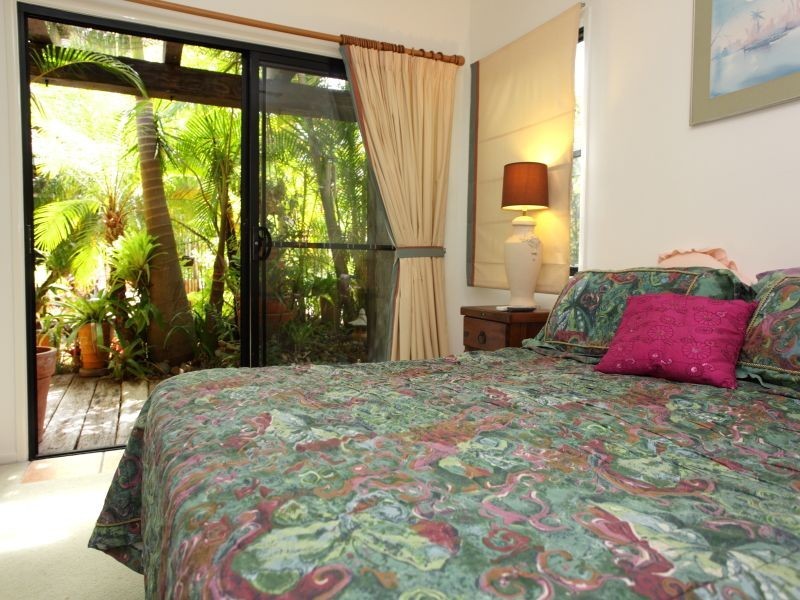 4 Watergum Place, Twin Waters QLD 4564