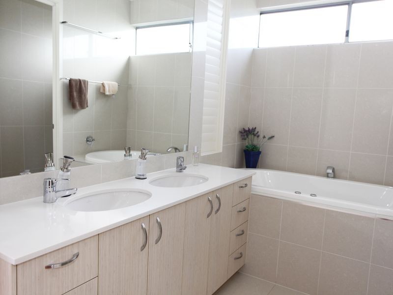 12 Waterfront Court, Twin Waters QLD 4564