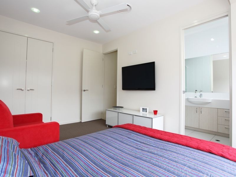 12 Waterfront Court, Twin Waters QLD 4564