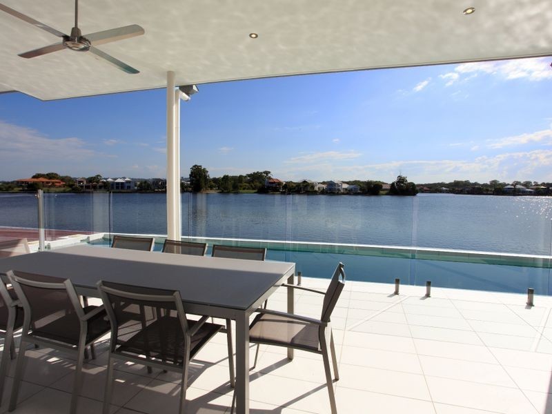 12 Waterfront Court, Twin Waters QLD 4564