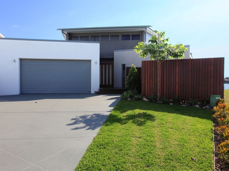12 Waterfront Court, Twin Waters QLD 4564