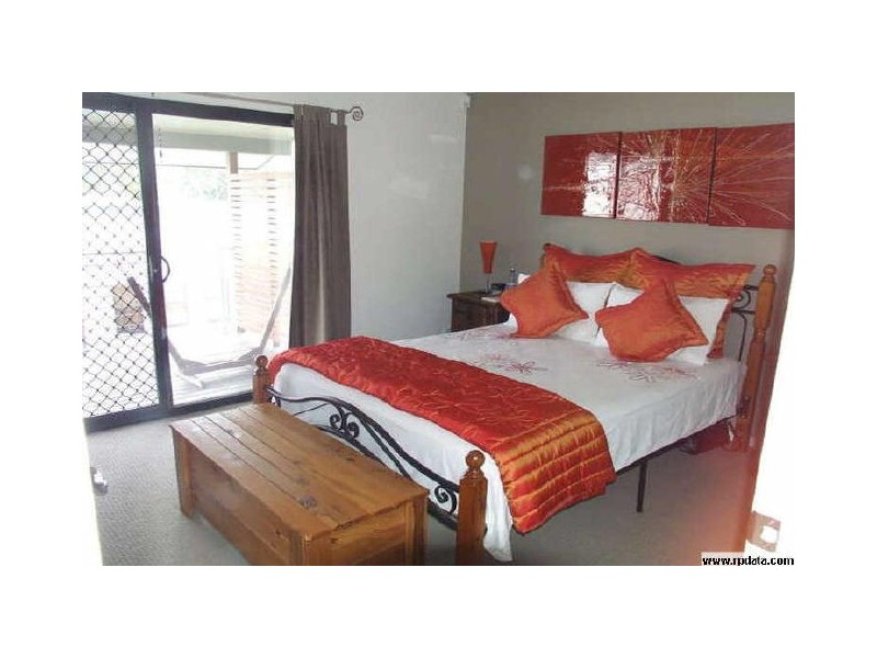1/2 Suzanne Close, Mudjimba QLD 4564