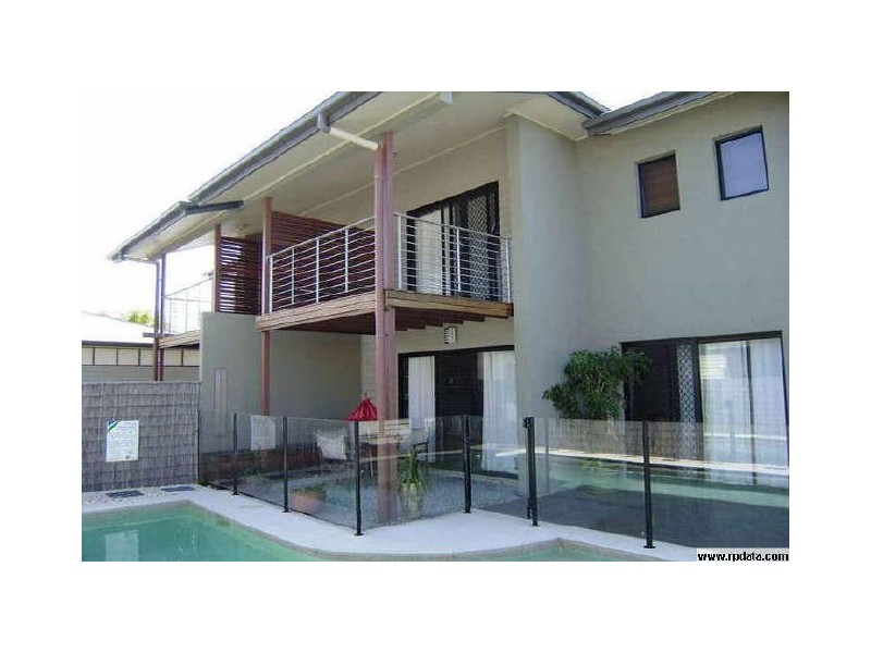 1/2 Suzanne Close, Mudjimba QLD 4564