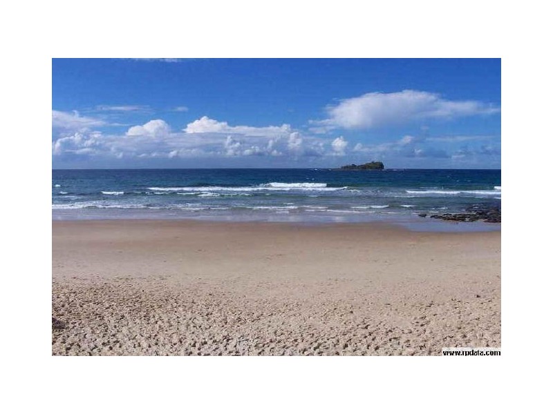 1/2 Suzanne Close, Mudjimba QLD 4564