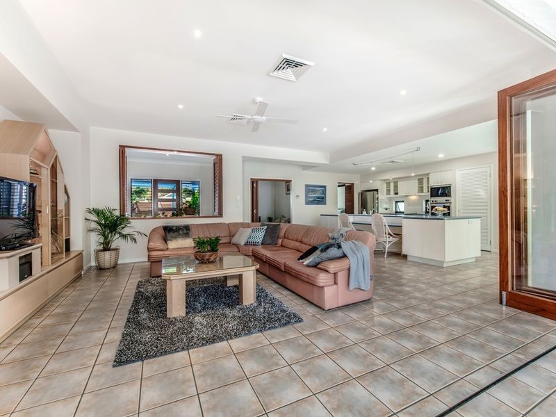 1 Tralee Place, Twin Waters QLD 4564