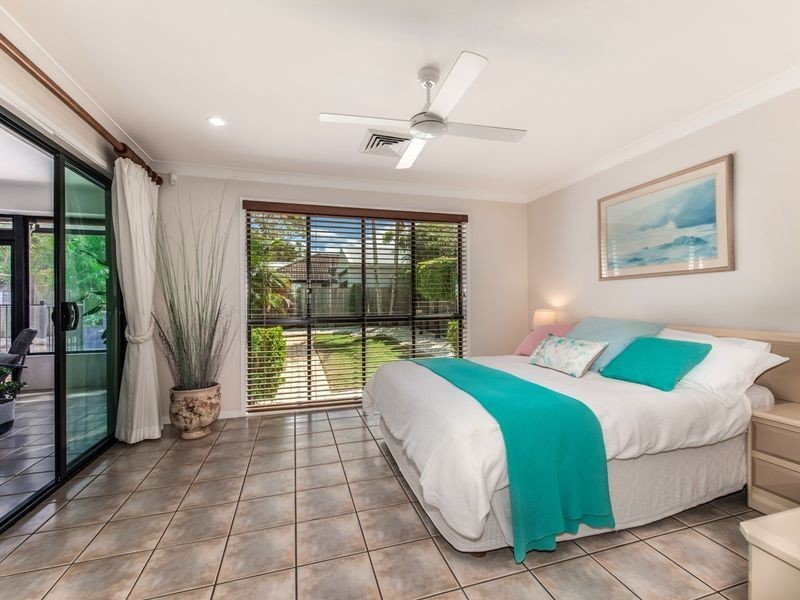 1 Tralee Place, Twin Waters QLD 4564