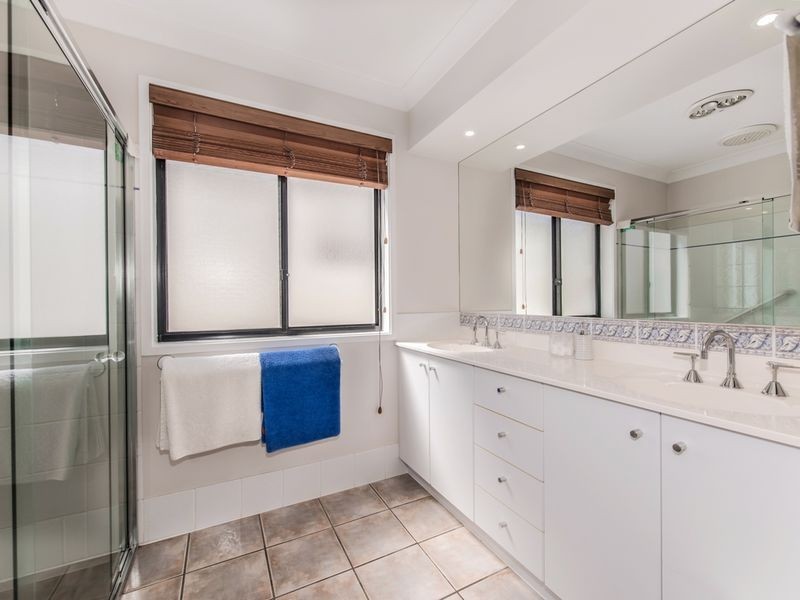 1 Tralee Place, Twin Waters QLD 4564