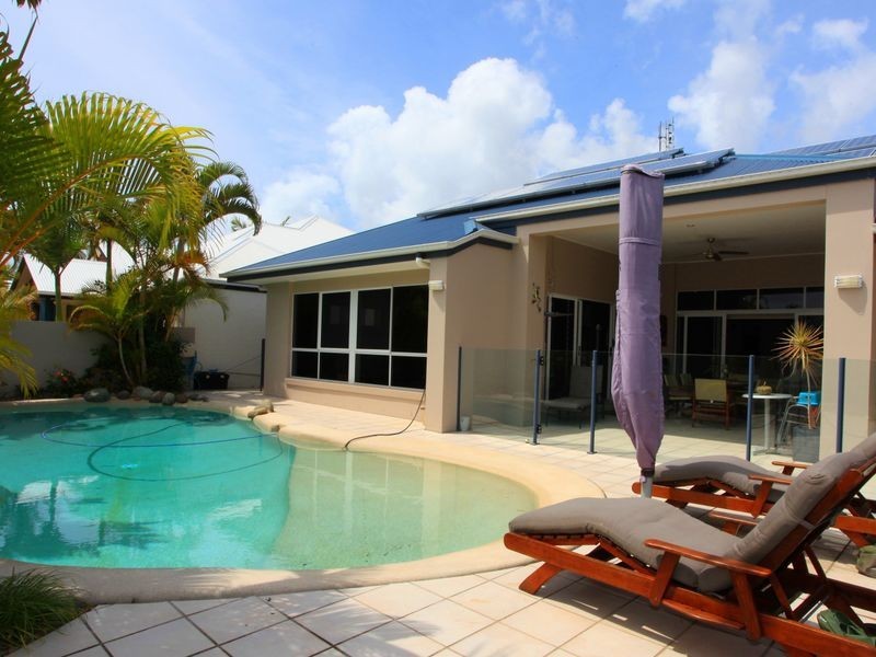 50 Prestwick Drive, Twin Waters QLD 4564