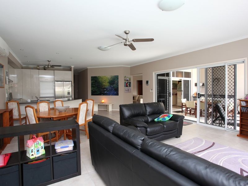 50 Prestwick Drive, Twin Waters QLD 4564
