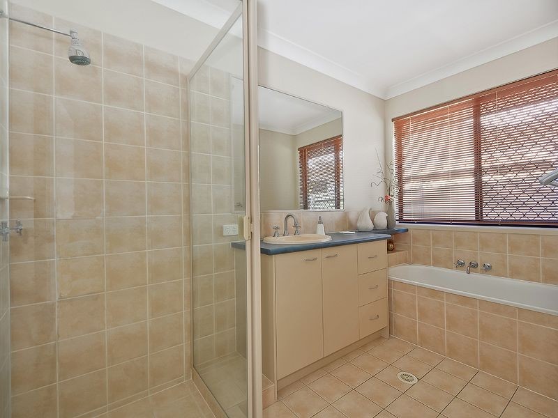 4 Hetherington Drive, Twin Waters QLD 4564