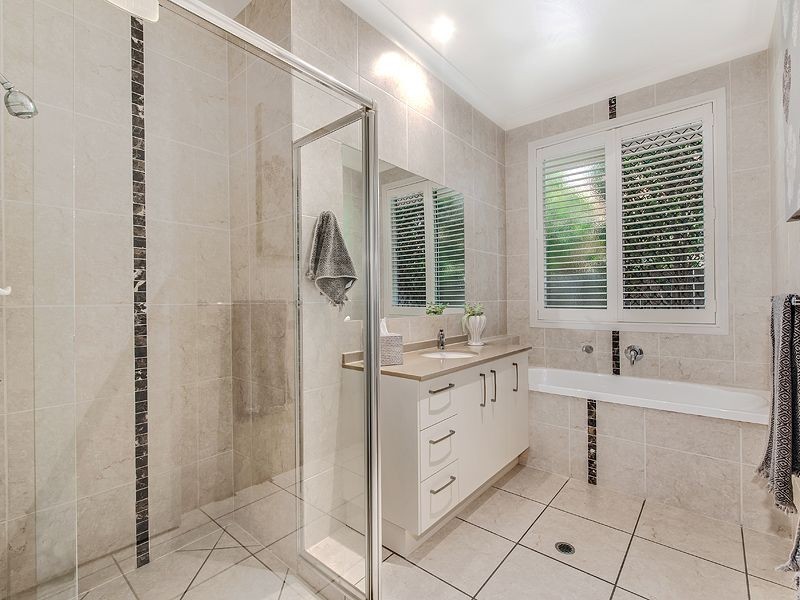 6 Seahorse Drive, Twin Waters QLD 4564
