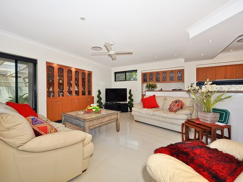 4 Mainsail Place, Twin Waters QLD 4564