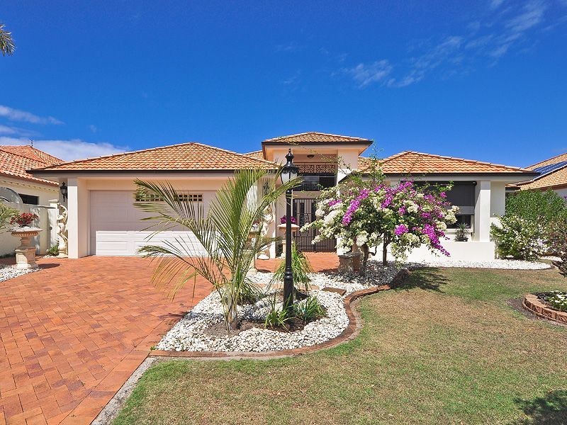 4 Mainsail Place, Twin Waters QLD 4564