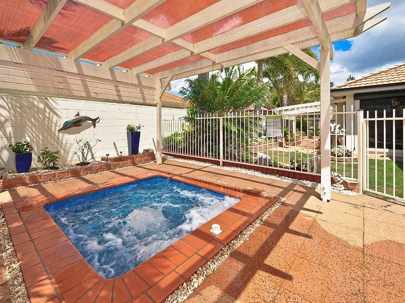 4 Mainsail Place, Twin Waters QLD 4564