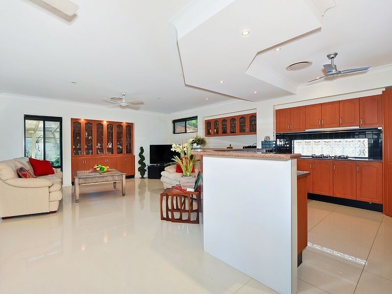 4 Mainsail Place, Twin Waters QLD 4564