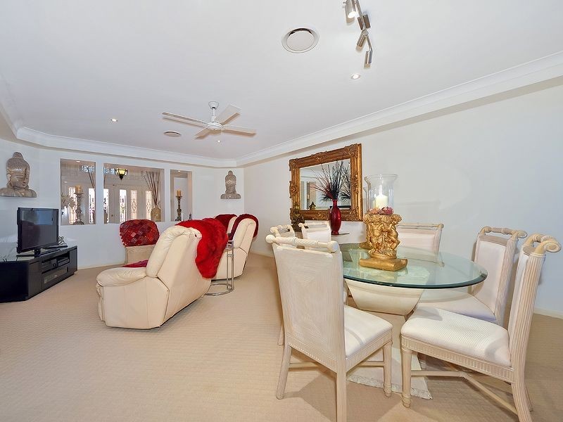 4 Mainsail Place, Twin Waters QLD 4564