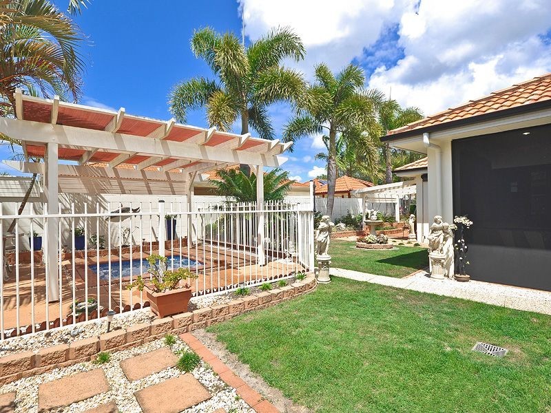 4 Mainsail Place, Twin Waters QLD 4564