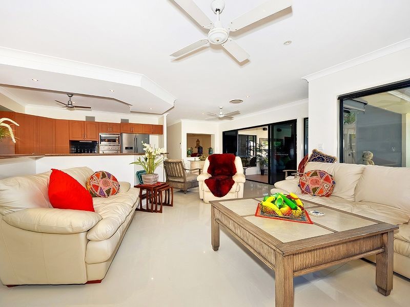 4 Mainsail Place, Twin Waters QLD 4564