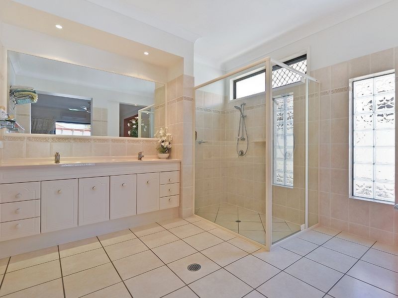 4 Mainsail Place, Twin Waters QLD 4564