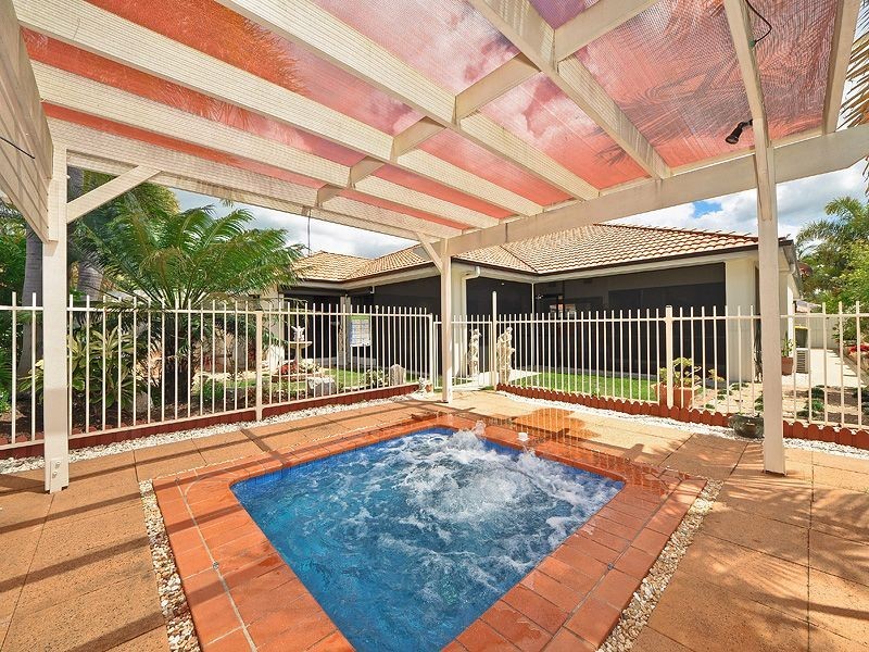 4 Mainsail Place, Twin Waters QLD 4564