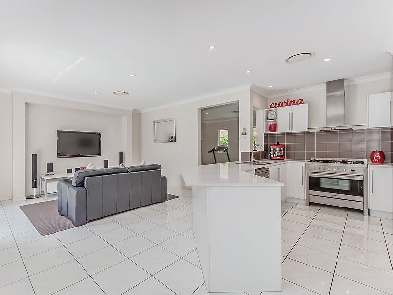 17 Anchorage Circuit, Twin Waters QLD 4564