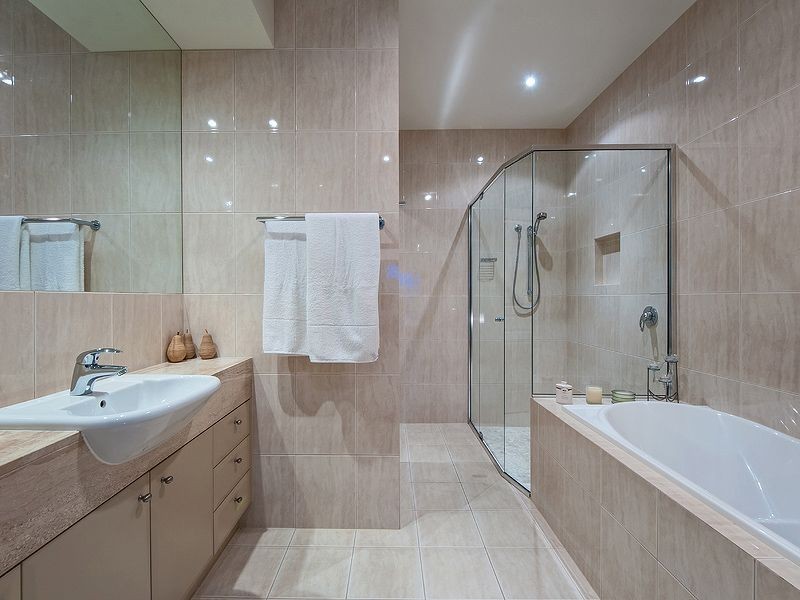 20 Staysail Place, Twin Waters QLD 4564