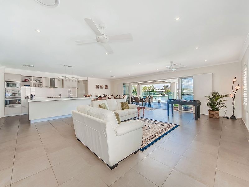 5 Waterfront Court, Twin Waters QLD 4564