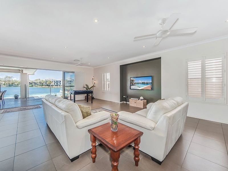 5 Waterfront Court, Twin Waters QLD 4564