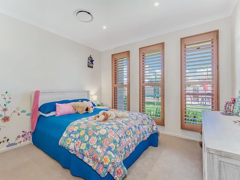 5 Waterfront Court, Twin Waters QLD 4564